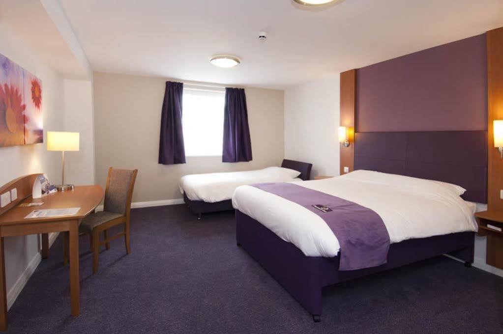 Premier Inn London Dagenham Exterior photo