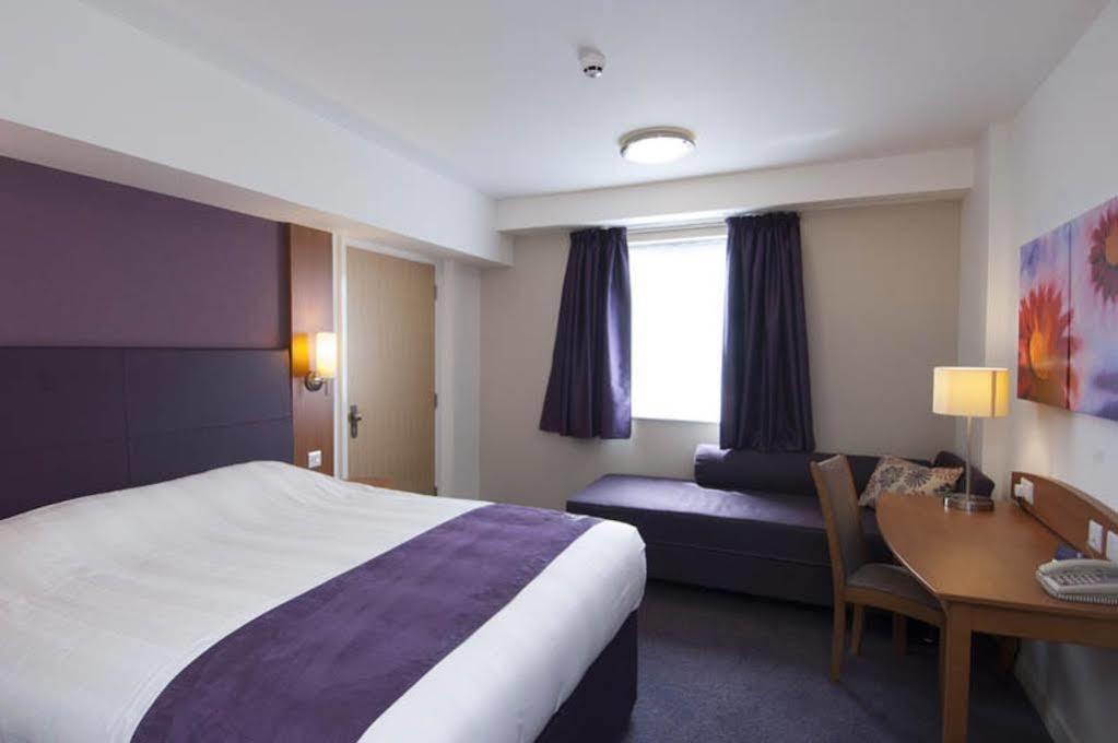 Premier Inn London Dagenham Exterior photo