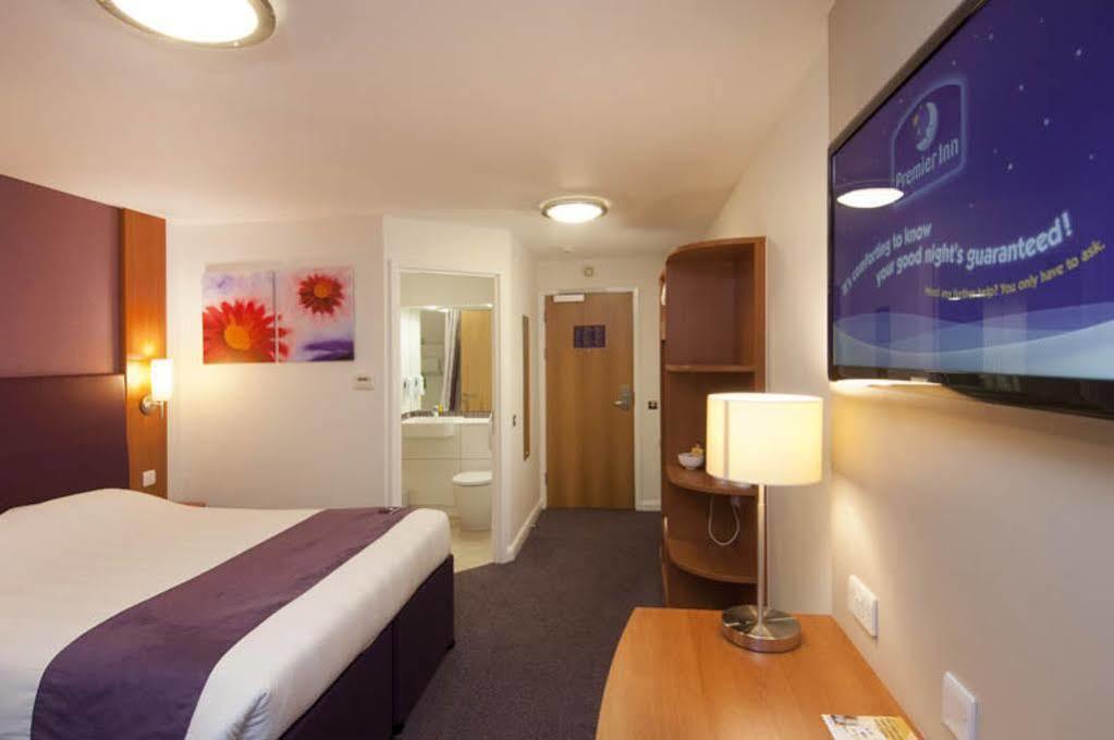 Premier Inn London Dagenham Exterior photo