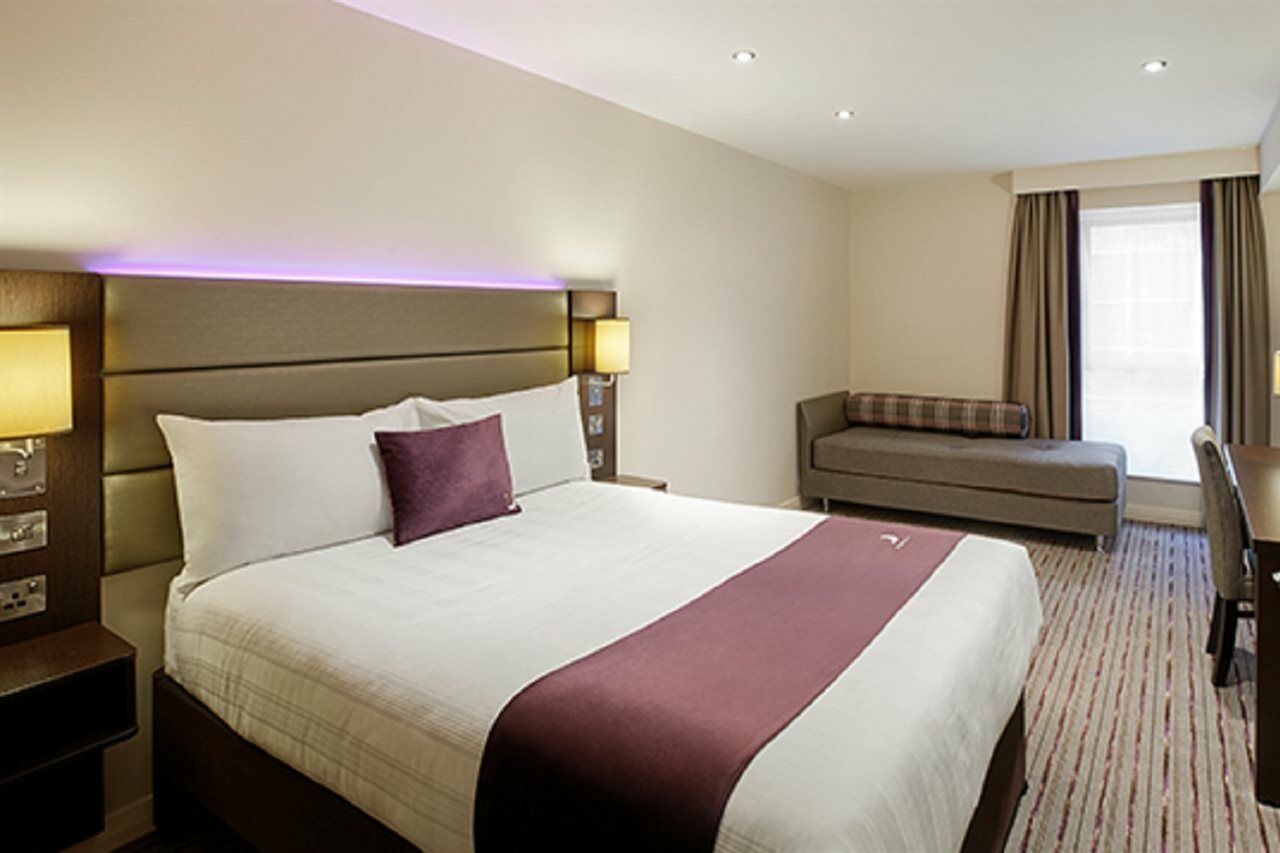 Premier Inn London Dagenham Exterior photo